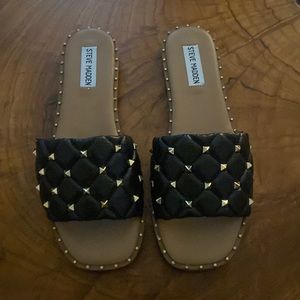 Brand new studded quilted Steve Madden slides